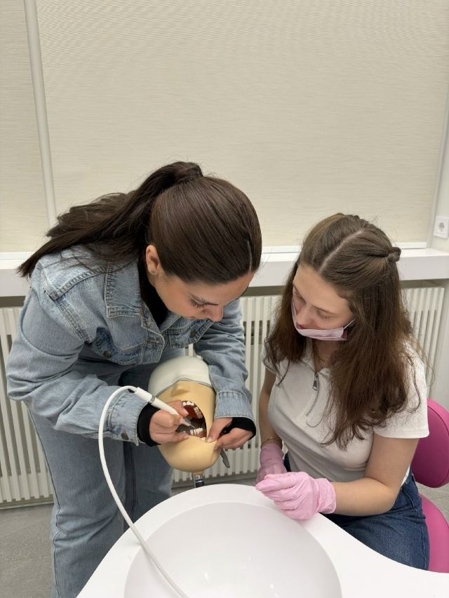 Наш гигиенист Сенаторова Екатерина Сергеевна прошла обучение по протоколу GBT