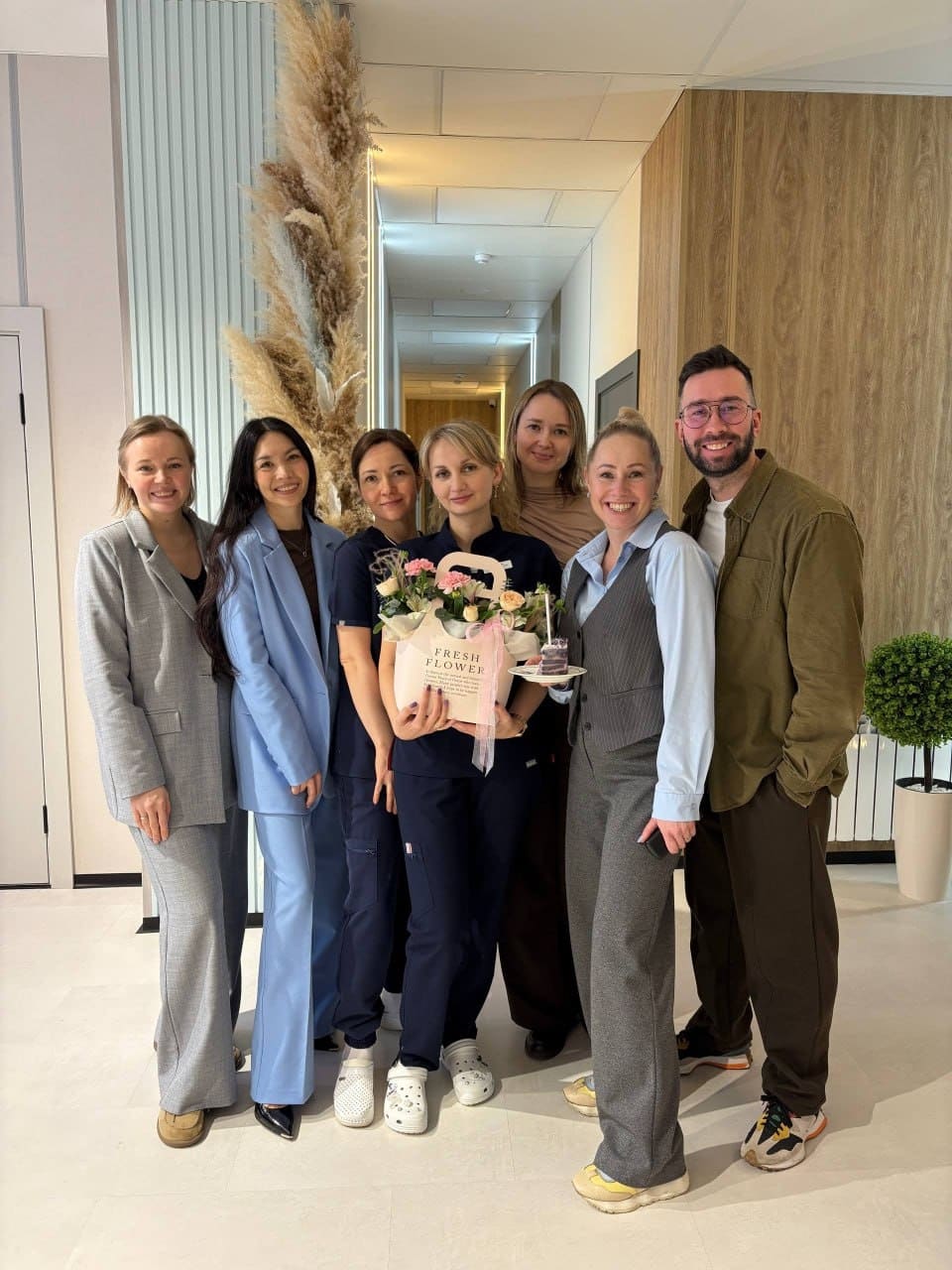 Поздравили с днём рождения стоматолога-терапевта Савину Юлию Георгиевну