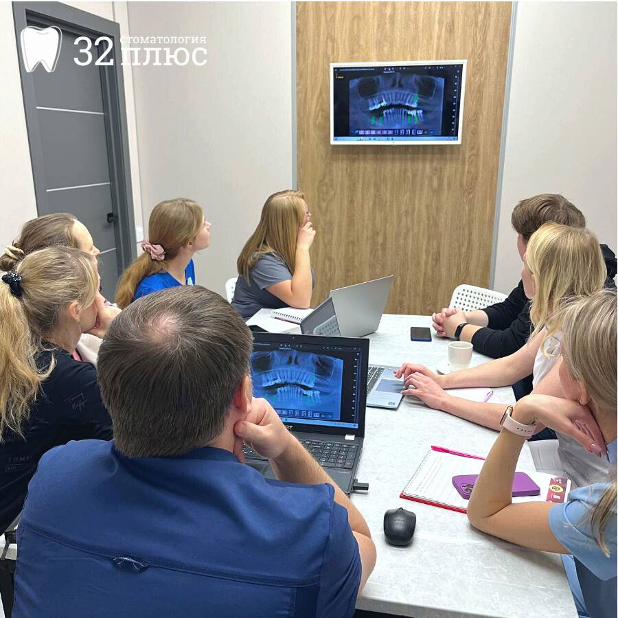 Каждый вторник в 08.30 проходит собрание врачей нашей клиники. Каждый вторник в 08.30 проходит собрание врачей нашей клиники.