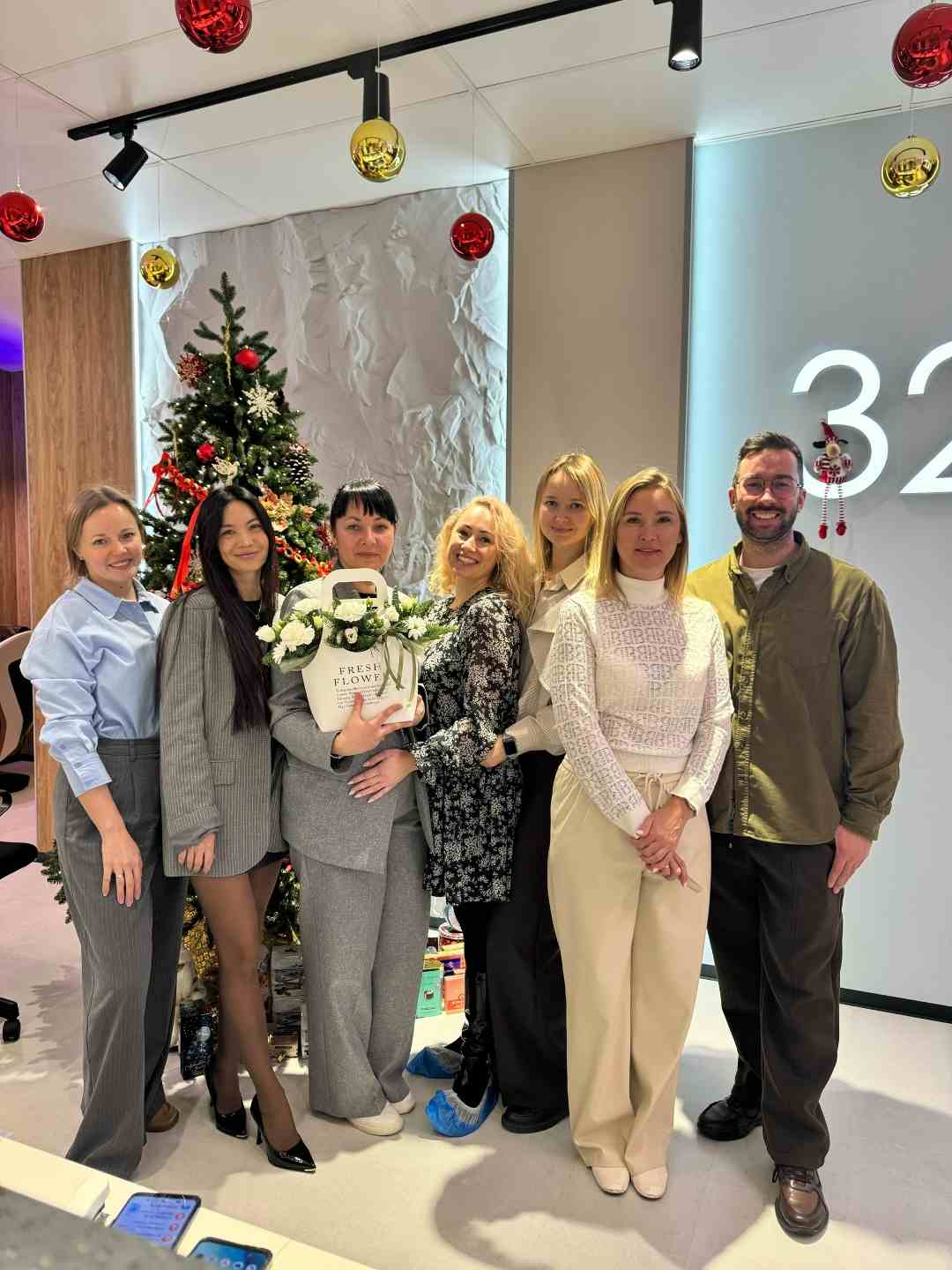 Поздравили с Днем Рождения нашего администратора — Юлию Быстрову