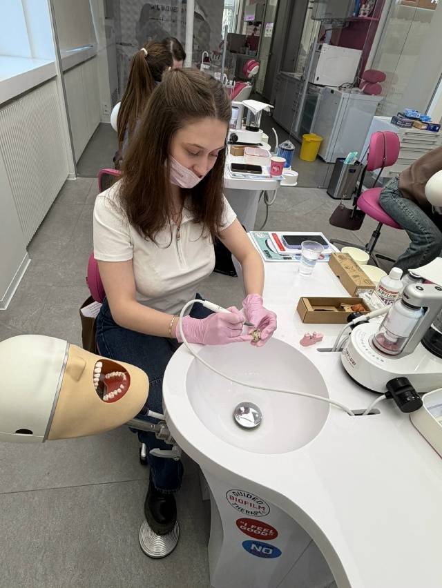 Наш гигиенист Сенаторова Екатерина Сергеевна прошла обучение по протоколу GBT