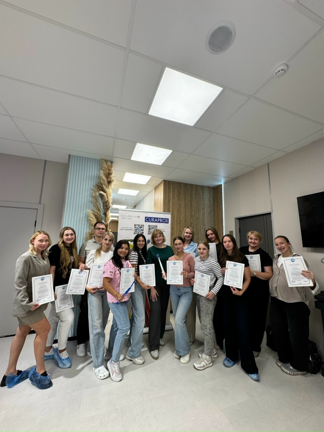 Пока дети пошли в школу, мы тоже сели за парты