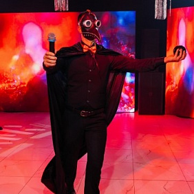 8 — цифра магическая, символ бесконечности, процветания и новых возможностей.