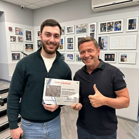 Наш хирург-имплантолог Агаджанян Давит Саакович прошел обучение по современным методам имплантации.