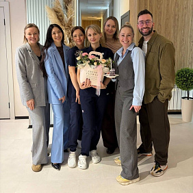 Поздравили с днём рождения стоматолога-терапевта Савину Юлию Георгиевну